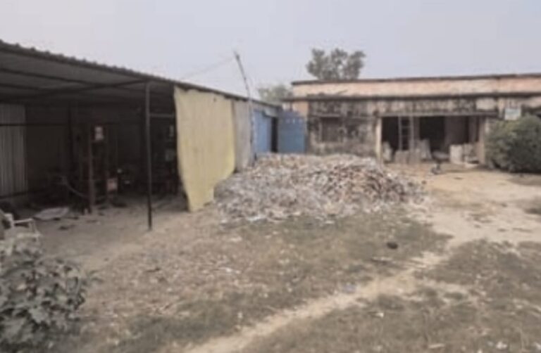 गोपालगंज के पैक्स गोदाम में पतल फैक्ट्री का खुलासा