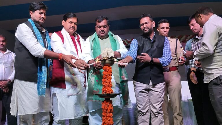 गोपालगंज: नारायणी महोत्सव में सांस्कृतिक धूम, कलाकारों का जलवा
