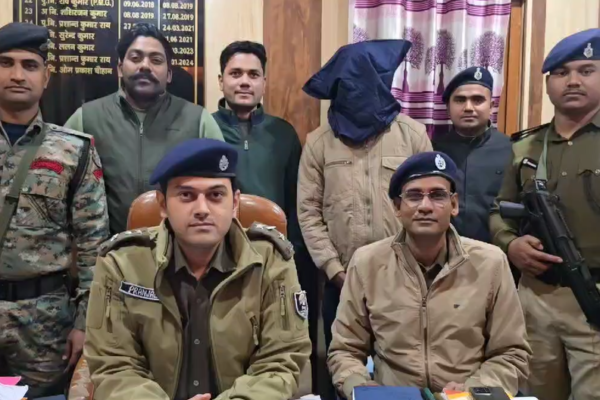 भेड़िया गांव के पास हथियार के बल पर बाइक लूटने वाले तीन गिरफ्तार