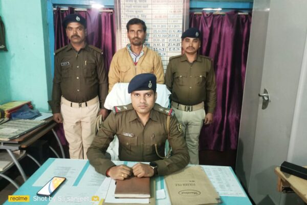 पांच हजार का इनामी शराब माफिया गिरफ्तार