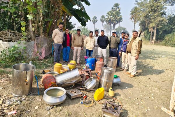 माझा में पुलिस ने चार शराब भट्ठियां की ध्वस्त
