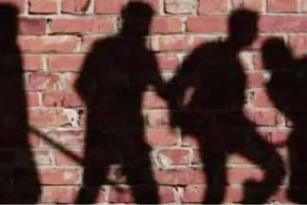 भोरे: मुखिया के पति पर दलित युवक को पीटने और धमकी देने का आरोप