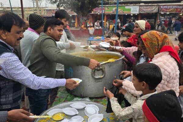 थावे दुर्गा मां को मकर संक्रांति पर चढ़ा खिचड़ी महाभोग, भक्तों ने पाया आशीर्वाद