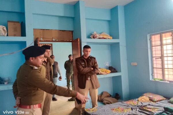 थावे डायट में युवती की मौत के मामले में एसपी का घटनास्थल पर निरीक्षण