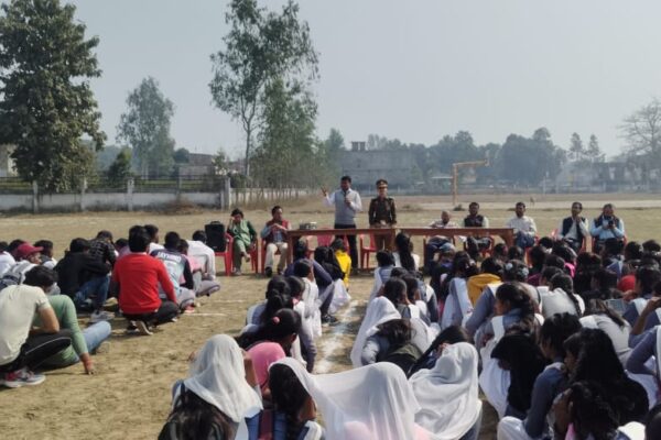 देवरिया पुलिस का साइबर जागरूकता अभियान, नागरिकों को ऑनलाइन ठगी से बचने की दी सलाह
