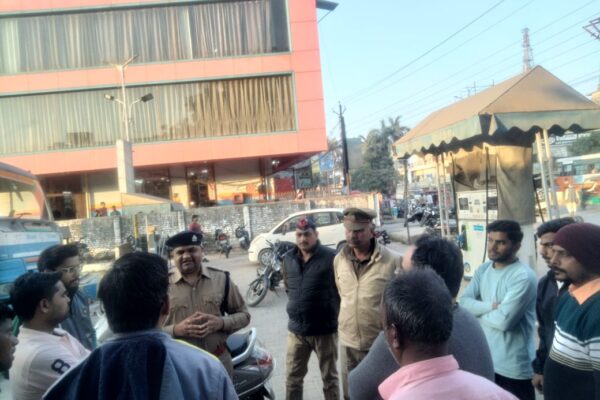 “नो हेलमेट, नो फ्यूल” अभियान: सड़क सुरक्षा के प्रति जागरूकता बढ़ाने की पहल
