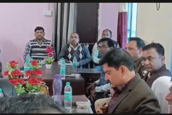 भोरे प्रखंड में पंचायत बैठक से नदारद रहे कई पदाधिकारी, बीडीओ ने 24 घंटे में मांगा स्पष्टीकरण