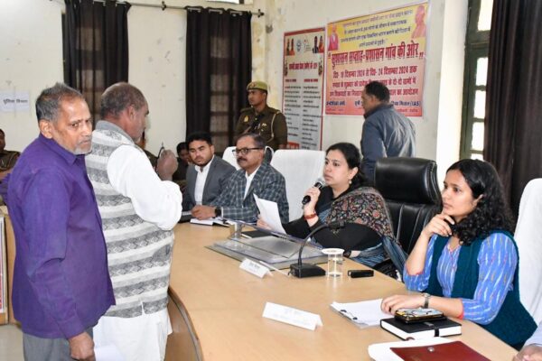 तहसील रुद्रपुर में सम्पूर्ण समाधान दिवस का आयोजन, 41 शिकायतों में से 9 का मौके पर निस्तारण