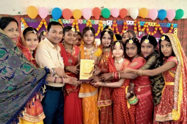बिहार दिवस पर बीपीएस पब्लिक इंग्लिश स्कूल में सांस्कृतिक कार्यक्रम का आयोजन
