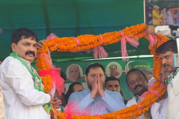 तेजस्वी यादव ने 70 बेड वाले अस्पताल का किया उद्घाटन