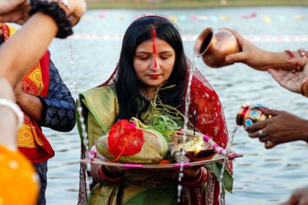 थावे प्रखंड में चैती छठ की धूम, घाटों पर उमड़ा श्रद्धालुओं का जनसैलाब