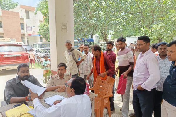 अंचलाधिकारी और अपर थाना ध्यक्ष ने जनता दरबार लगा कर 7 मामले का किया गया निष्पादन