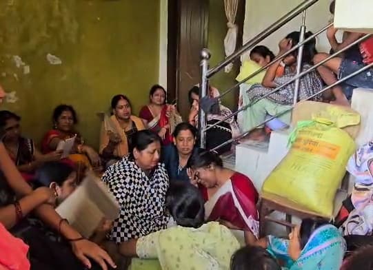 मीरगंज के लाइन बाजार स्थित आइसक्रीम फैक्ट्री में गैस टंकी फटने से मिस्त्री की मौत, फैक्ट्री में मचा हड़कंप