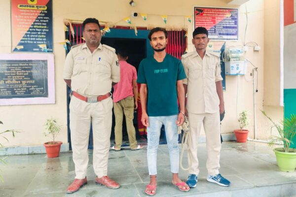 फुलवरिया पुलिस ने लूटकांड के वांछित अभियुक्त को किया गिरफ्तार