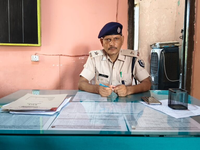 हरेंद्र प्रसाद ने संभाली बैकुंठपुर थाना की कमान, अवैध शराब के खिलाफ चलाएंगे सख्त अभियान