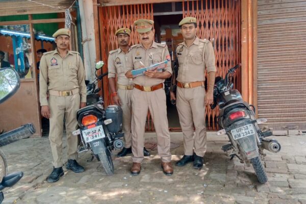 सभी थाना प्रभारियों /थानाध्यक्ष द्वारा बैंक, ग्राहक सेवा केन्द्र, एटीएम, पेट्रोल पम्प आदि की अभियान के तहत की गयी चेकिंग ।