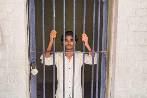 थाना तरकुलवा पुलिस द्वारा इंस्टाग्राम पर जाति विशेष को लेकर अभद्र टिप्पणी करने वाले अभियुक्त को किया गया गिरफ्तार ।