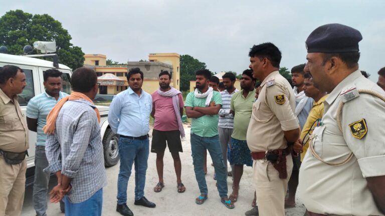 पंचदेवरी में सरकारी जमीन पर ईदगाह निर्माण को लेकर तनाव, पुलिस और प्रशासन ने हटवाया अतिक्रमण