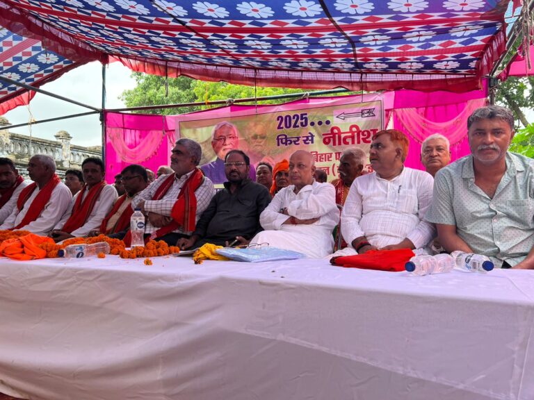 लालटेन का जमाना गया, घर से लेकर खेत तक पहुंची बिजली” – रामसेवक सिंह ने बूथ बैठक में दिखाया जमीनी जोश