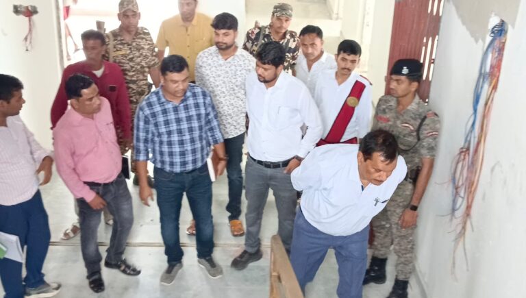 गोपालगंज में मतदाता जागरूकता को सशक्त करने के लिए ईवीएम डेमोंस्ट्रेशन सेंटर का उद्घाटन
