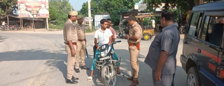 देवरिया पुलिस का मॉर्निंग वॉकर चेकिंग अभियान, 32 स्थानों पर 605 लोगों और 362 वाहनों की हुई जांच
